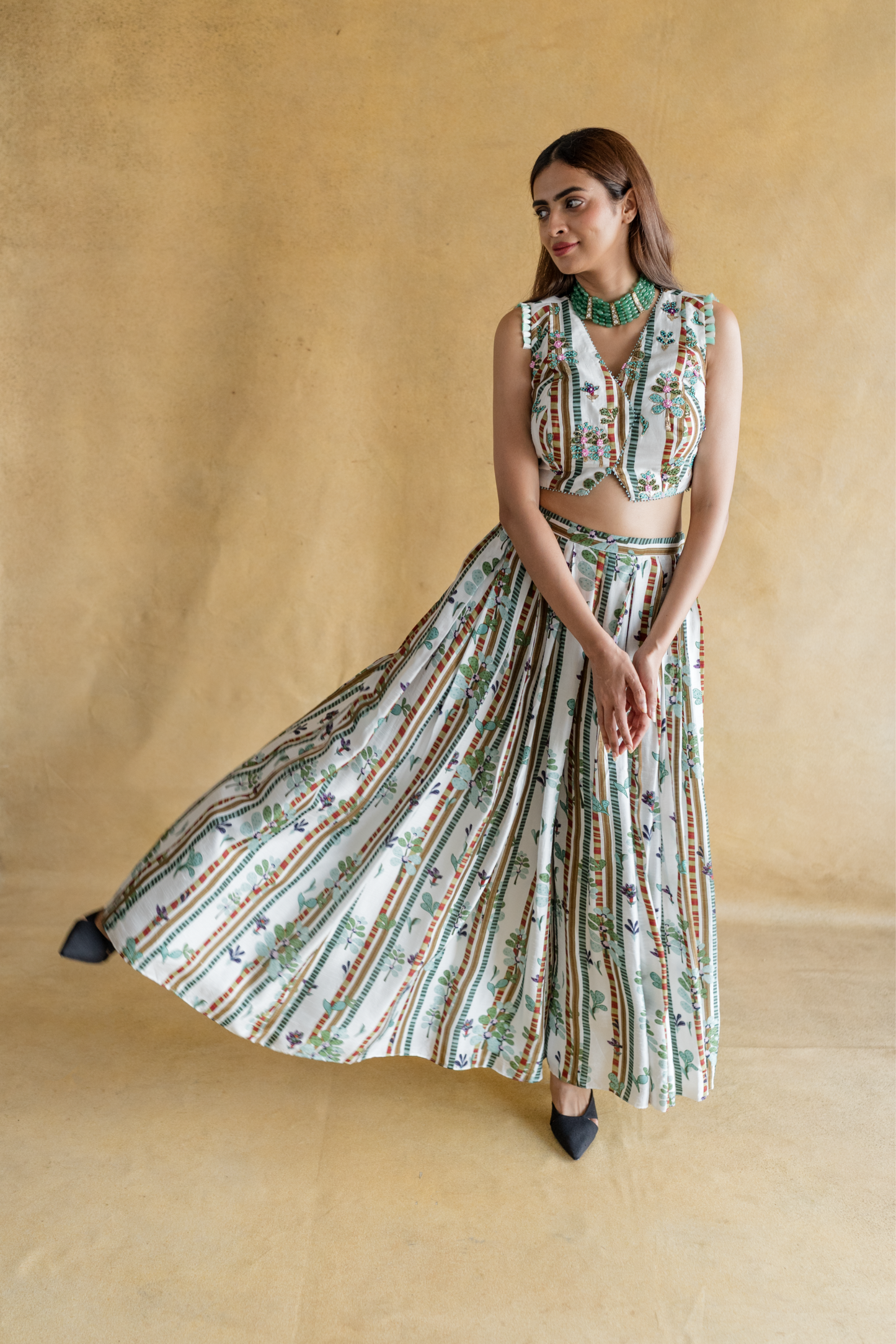 Phool Rekha pallazo set
