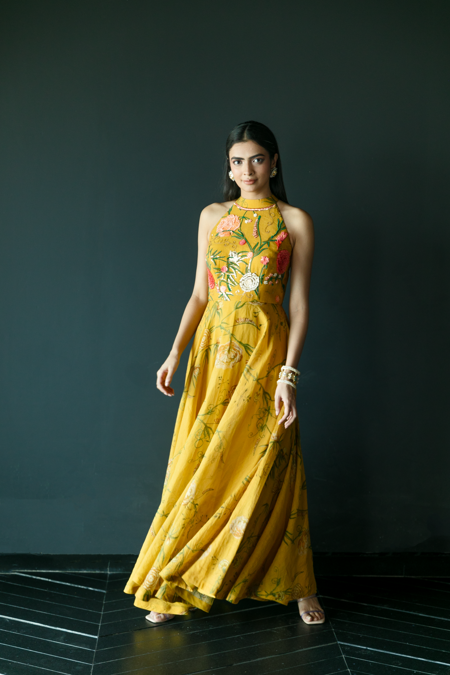 Svarn Mustard Gown