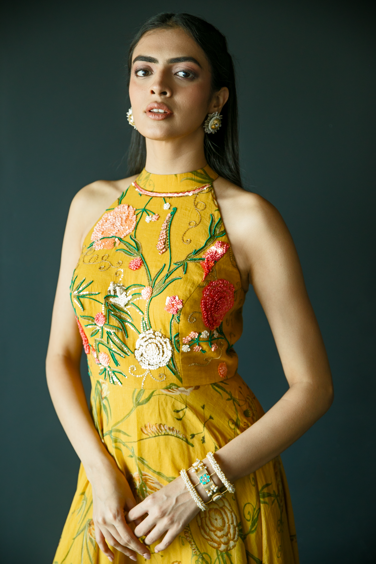 Svarn Mustard Gown