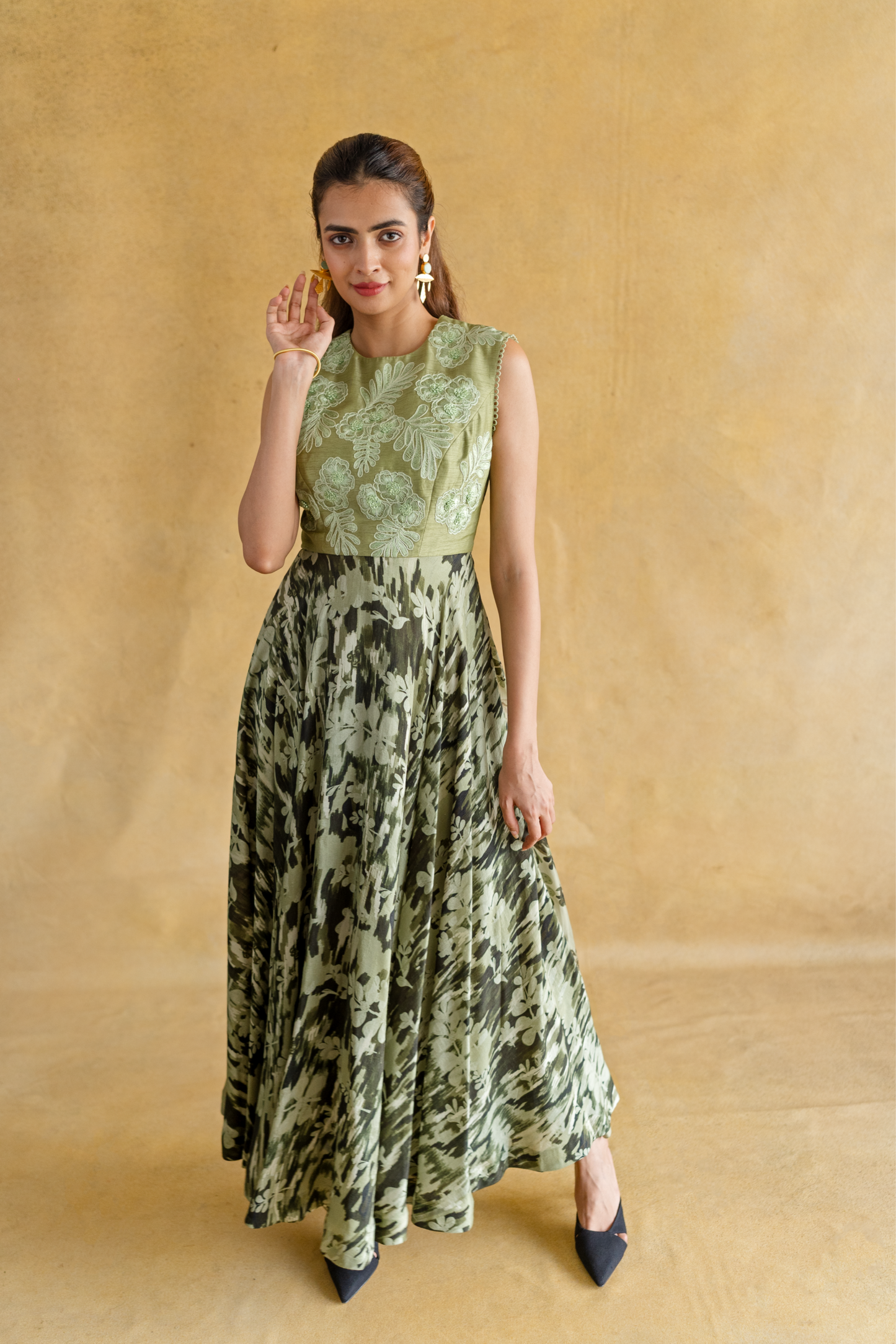 Amber Leela dress