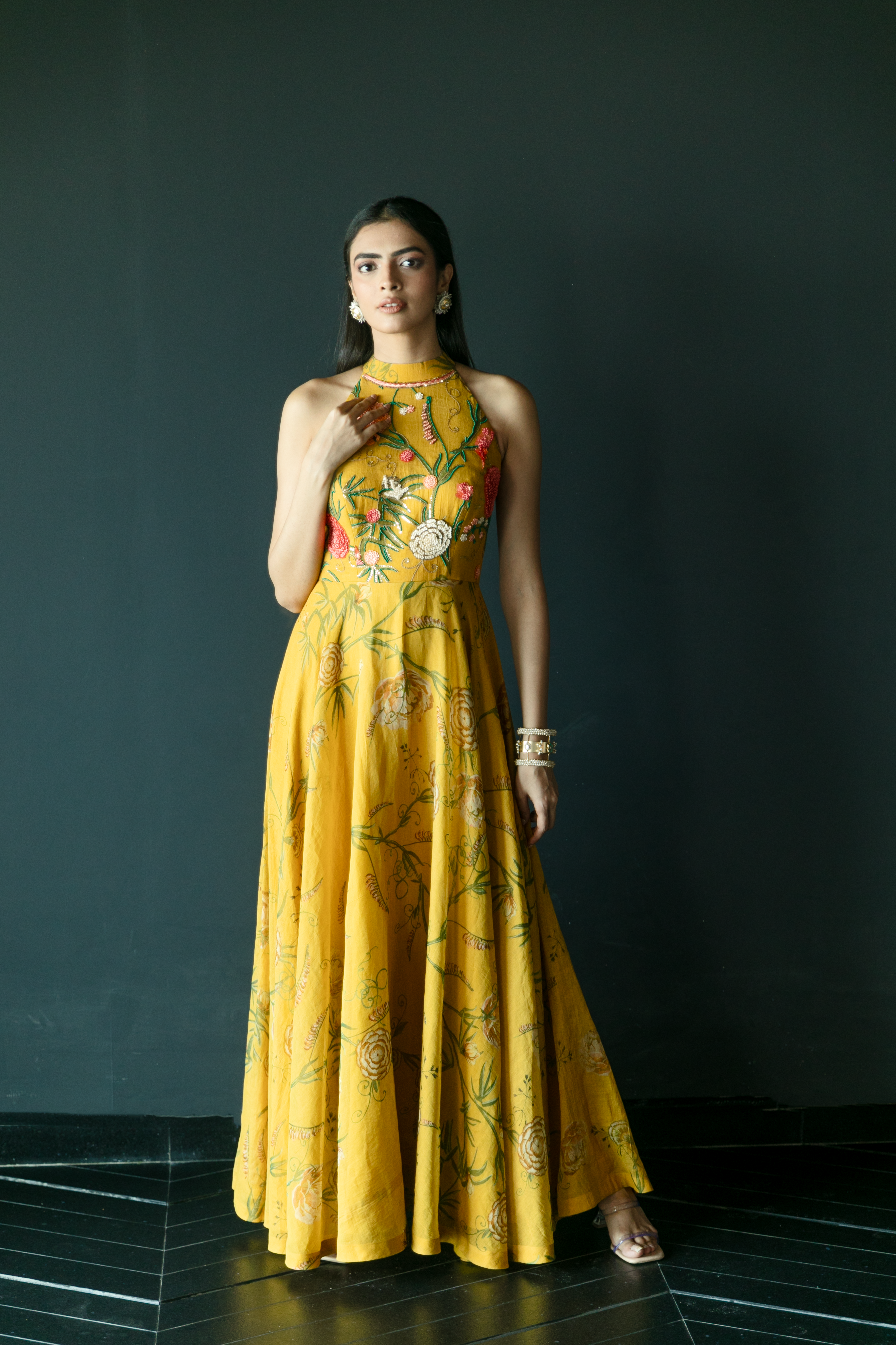 Svarn Mustard Gown